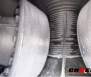 What should we note during maintenance of vertical mill grinding roller
